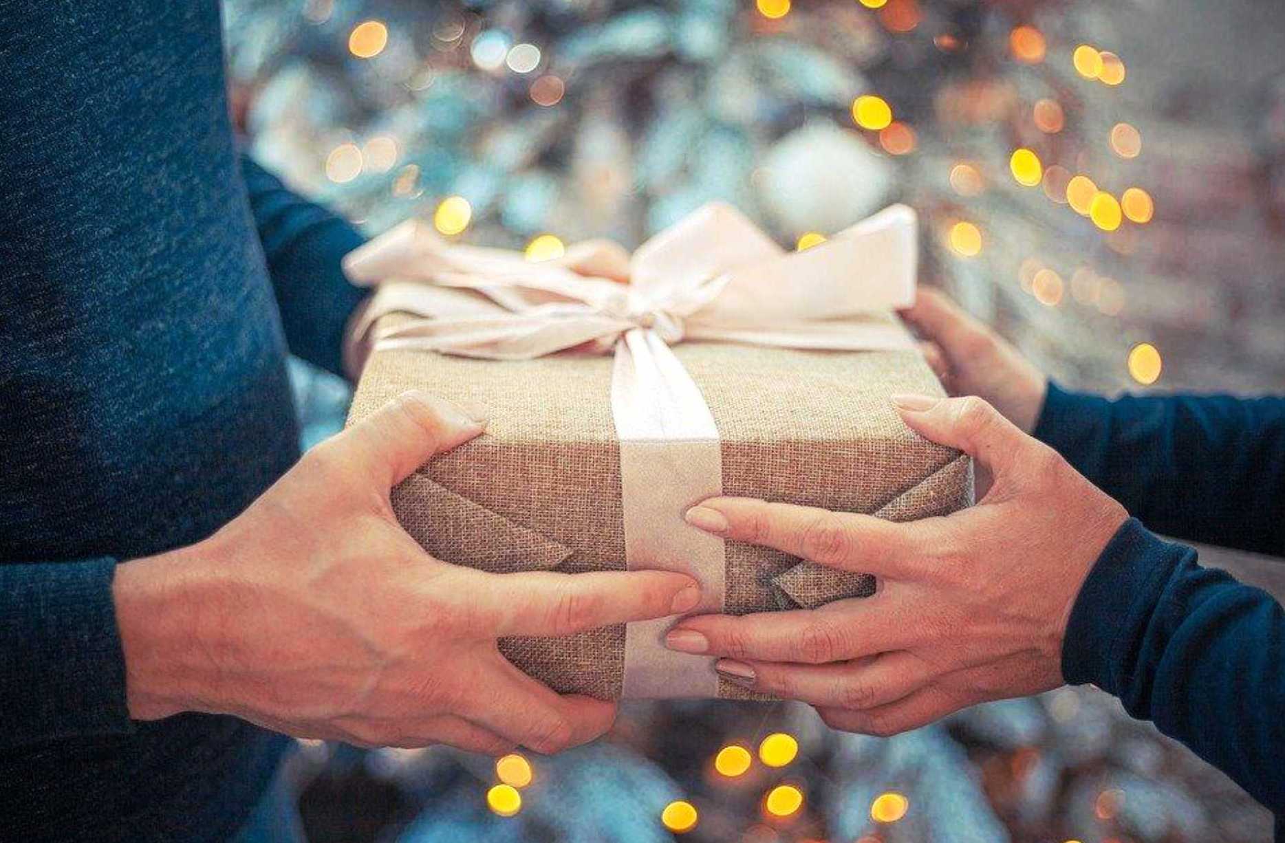CHRISTMAS GIFT pixabay