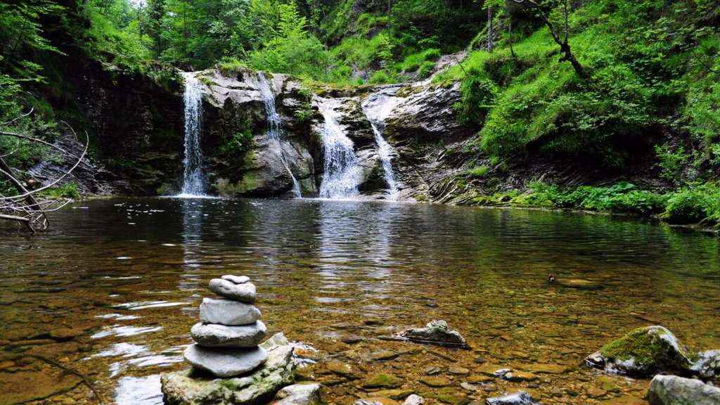 A FOUNTAIN OF HOPE 1